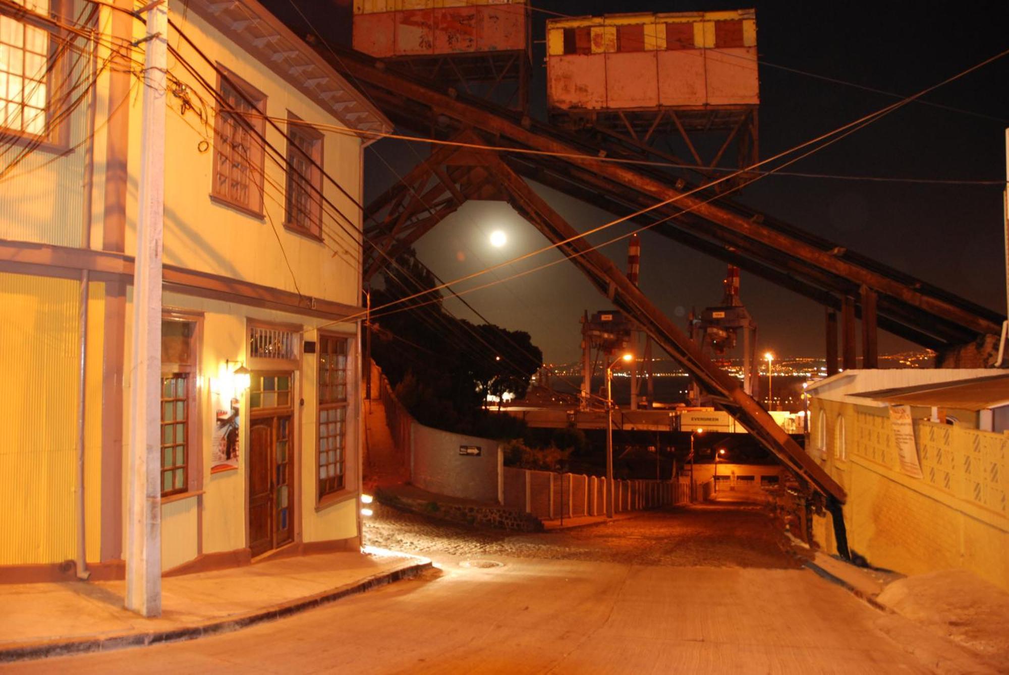 Hostal Recuerdos De Familia Valparaiso Bagian luar foto